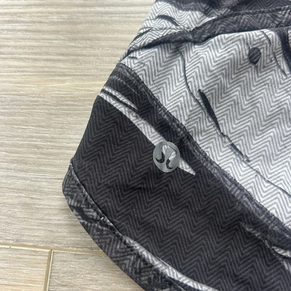 Lululemon Women's Size 8 Running Active Speed Short  Marbled Mix‎ White Black